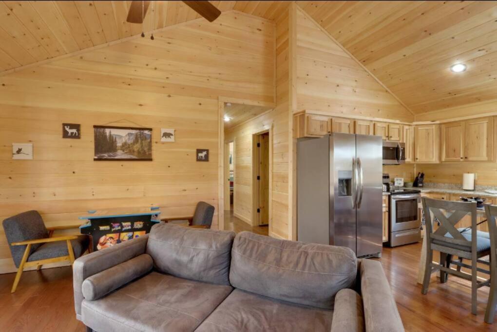 New Serene, Fun & Comfy Cabin- Covered Deck, Grill, Arcade Murphy Eksteriør billede