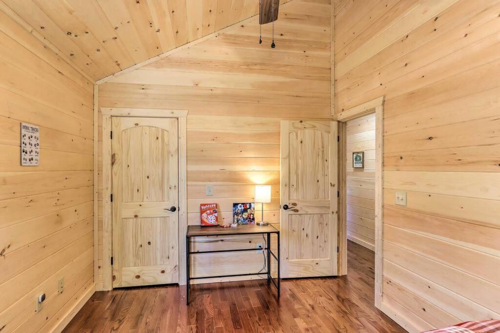 New Serene, Fun & Comfy Cabin- Covered Deck, Grill, Arcade Murphy Eksteriør billede