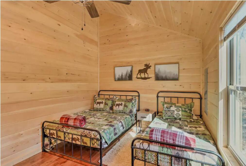 New Serene, Fun & Comfy Cabin- Covered Deck, Grill, Arcade Murphy Eksteriør billede