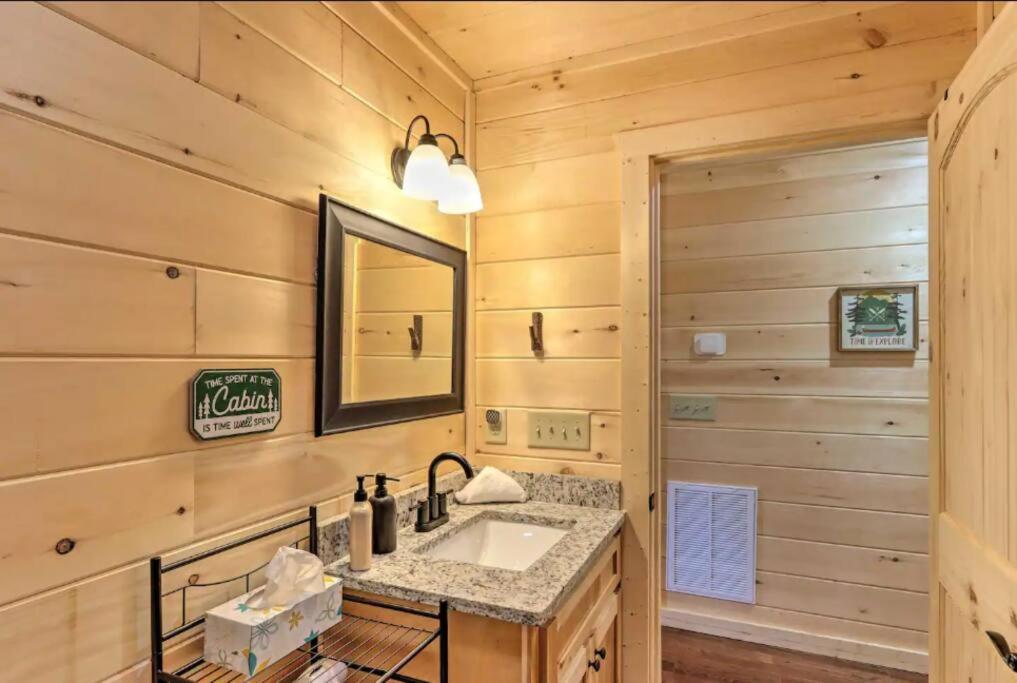 New Serene, Fun & Comfy Cabin- Covered Deck, Grill, Arcade Murphy Eksteriør billede