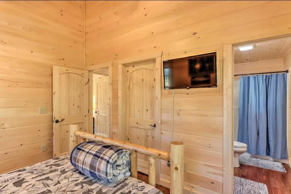 New Serene, Fun & Comfy Cabin- Covered Deck, Grill, Arcade Murphy Eksteriør billede