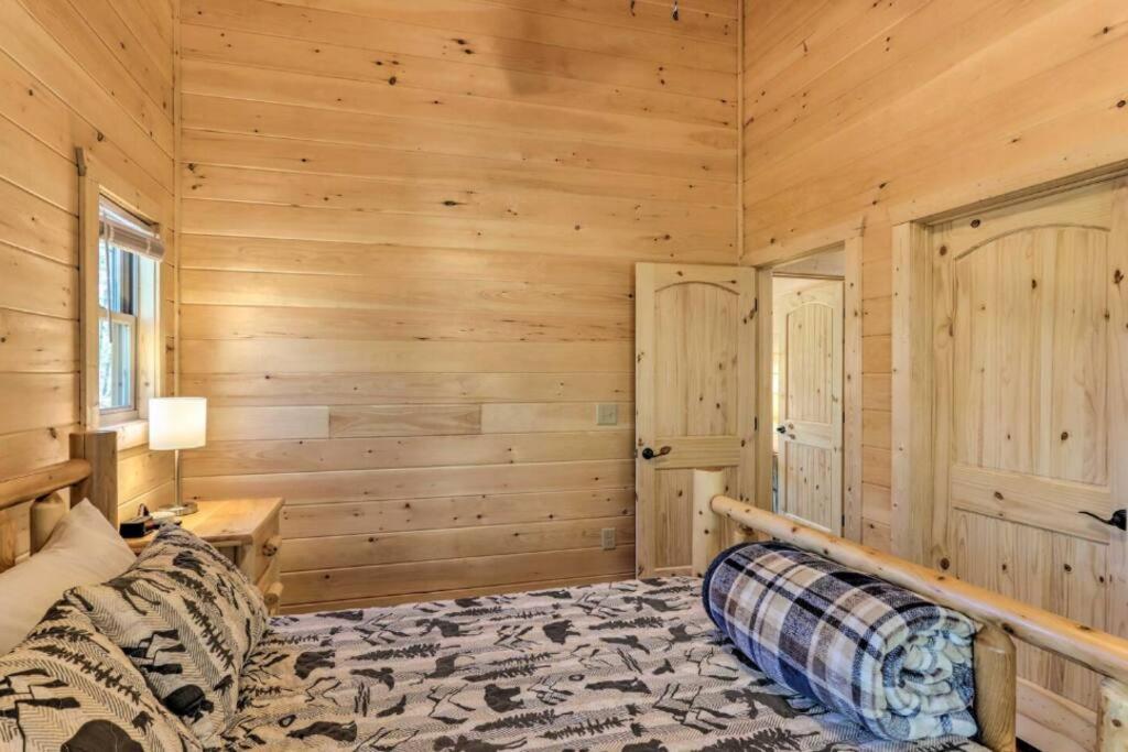 New Serene, Fun & Comfy Cabin- Covered Deck, Grill, Arcade Murphy Eksteriør billede