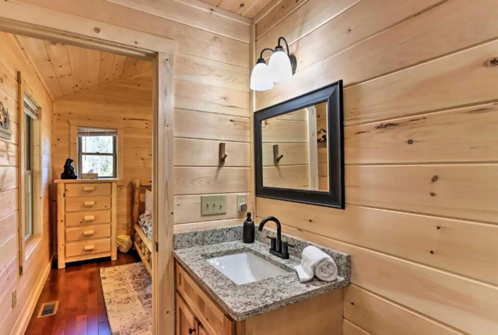 New Serene, Fun & Comfy Cabin- Covered Deck, Grill, Arcade Murphy Eksteriør billede