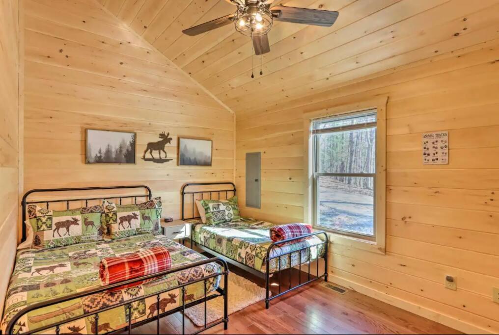 New Serene, Fun & Comfy Cabin- Covered Deck, Grill, Arcade Murphy Eksteriør billede